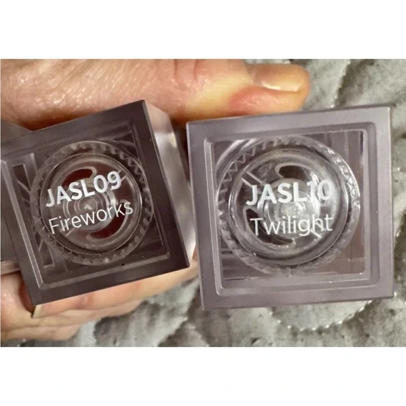 Joah NWT By Kiss Air Light Satin Lipstick Pack Of 4 - Picture 2 of 6